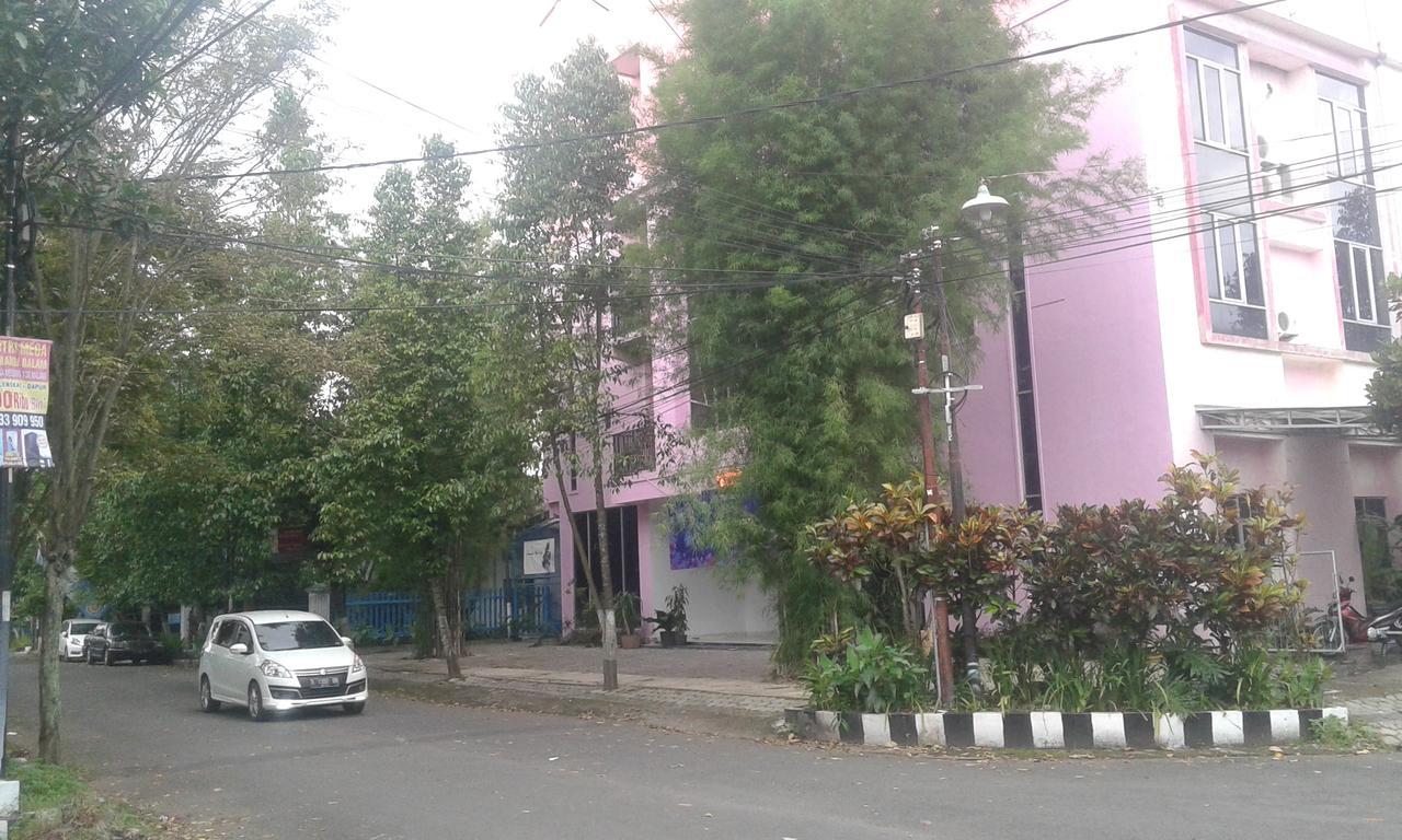 Ning Ed-Hotel Malang Exterior photo